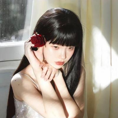 皇后低头看看朕